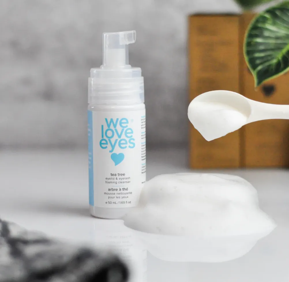 WE LOVE EYES Eyelid Foaming Cleanser